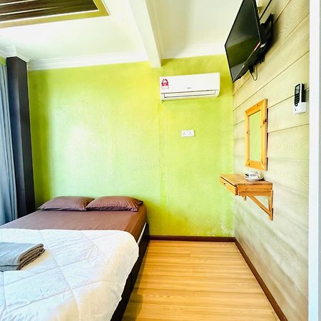 Suza Hostel Tumpat Esterno foto