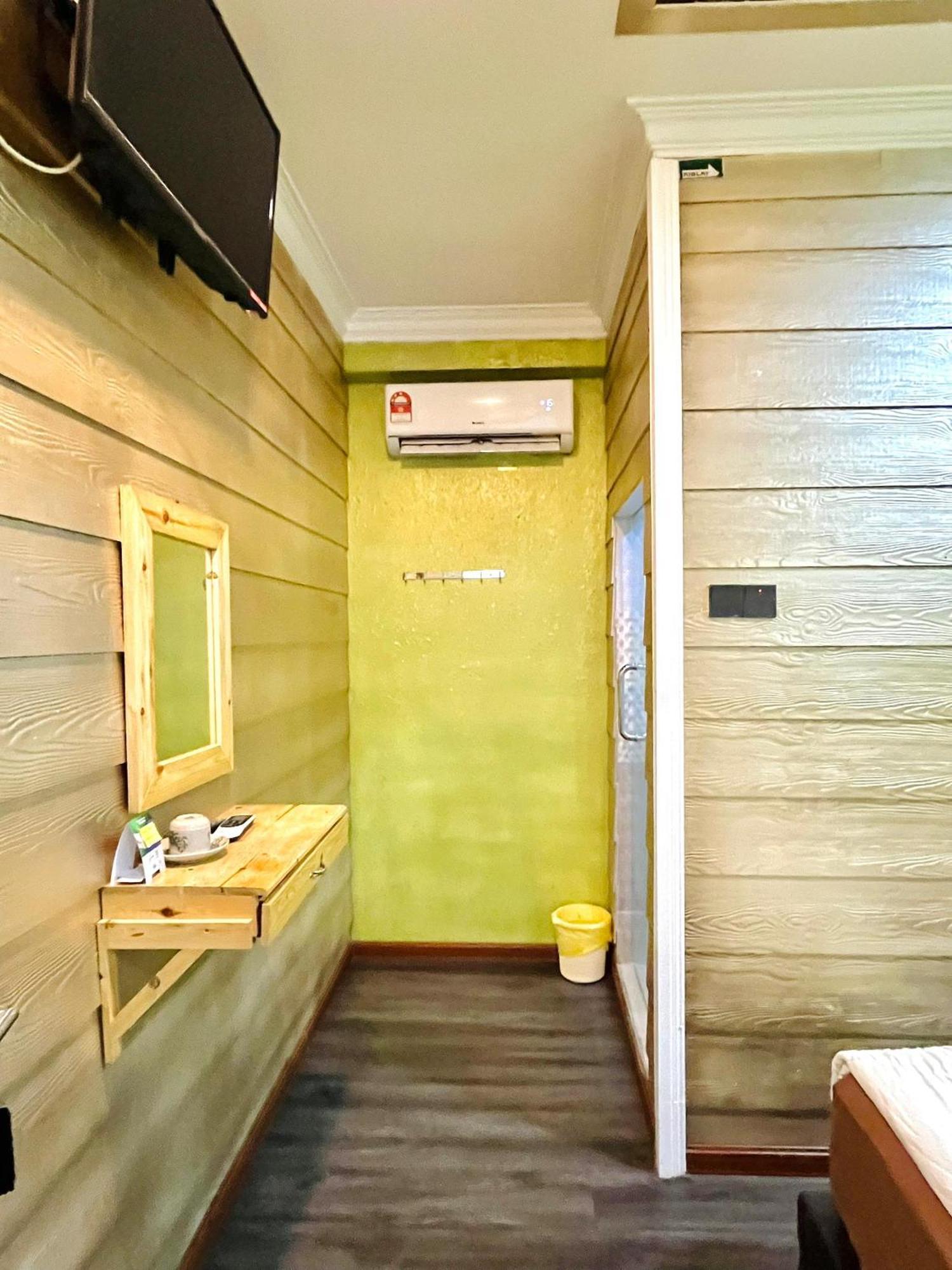 Suza Hostel Tumpat Esterno foto