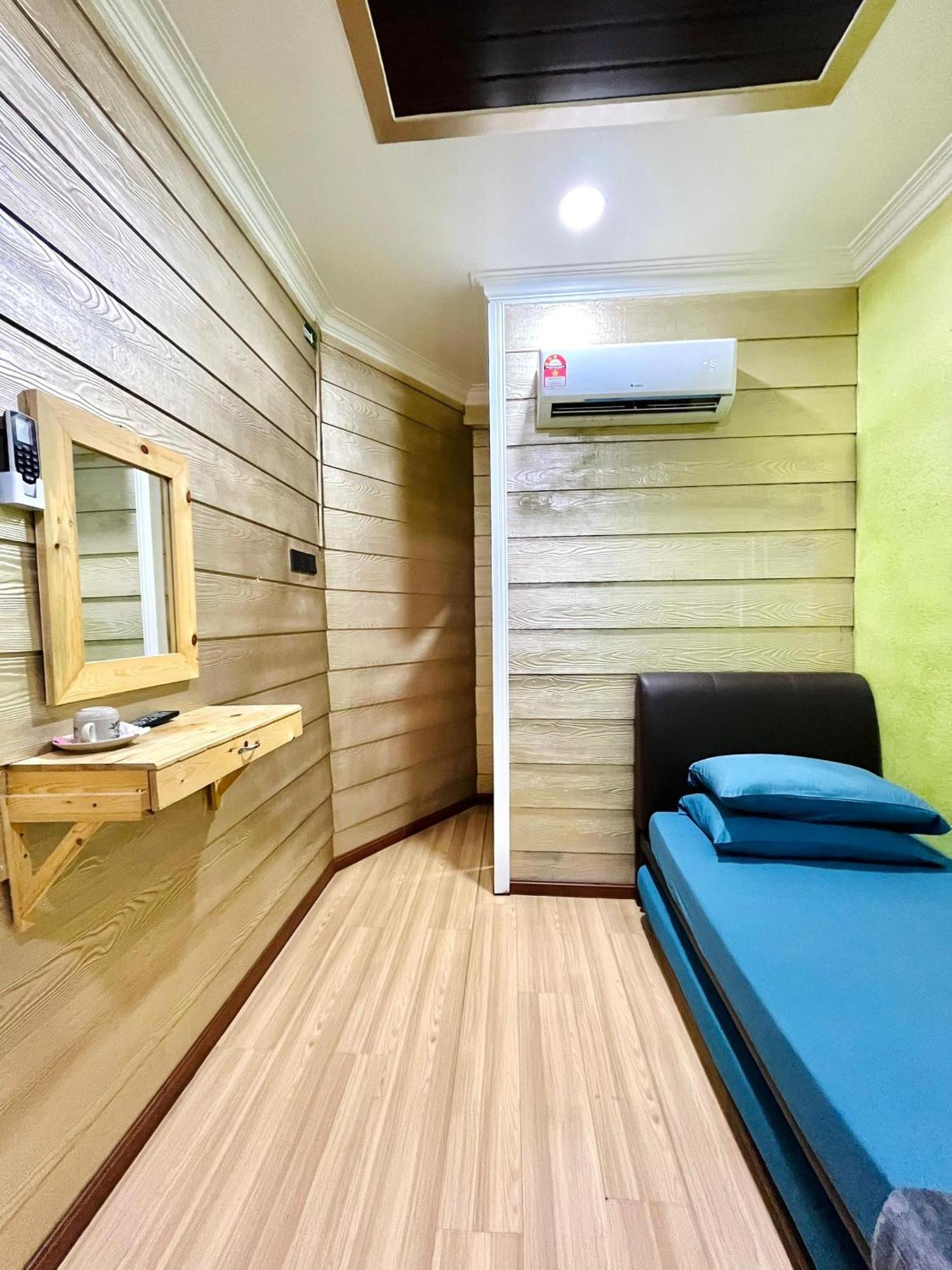 Suza Hostel Tumpat Esterno foto