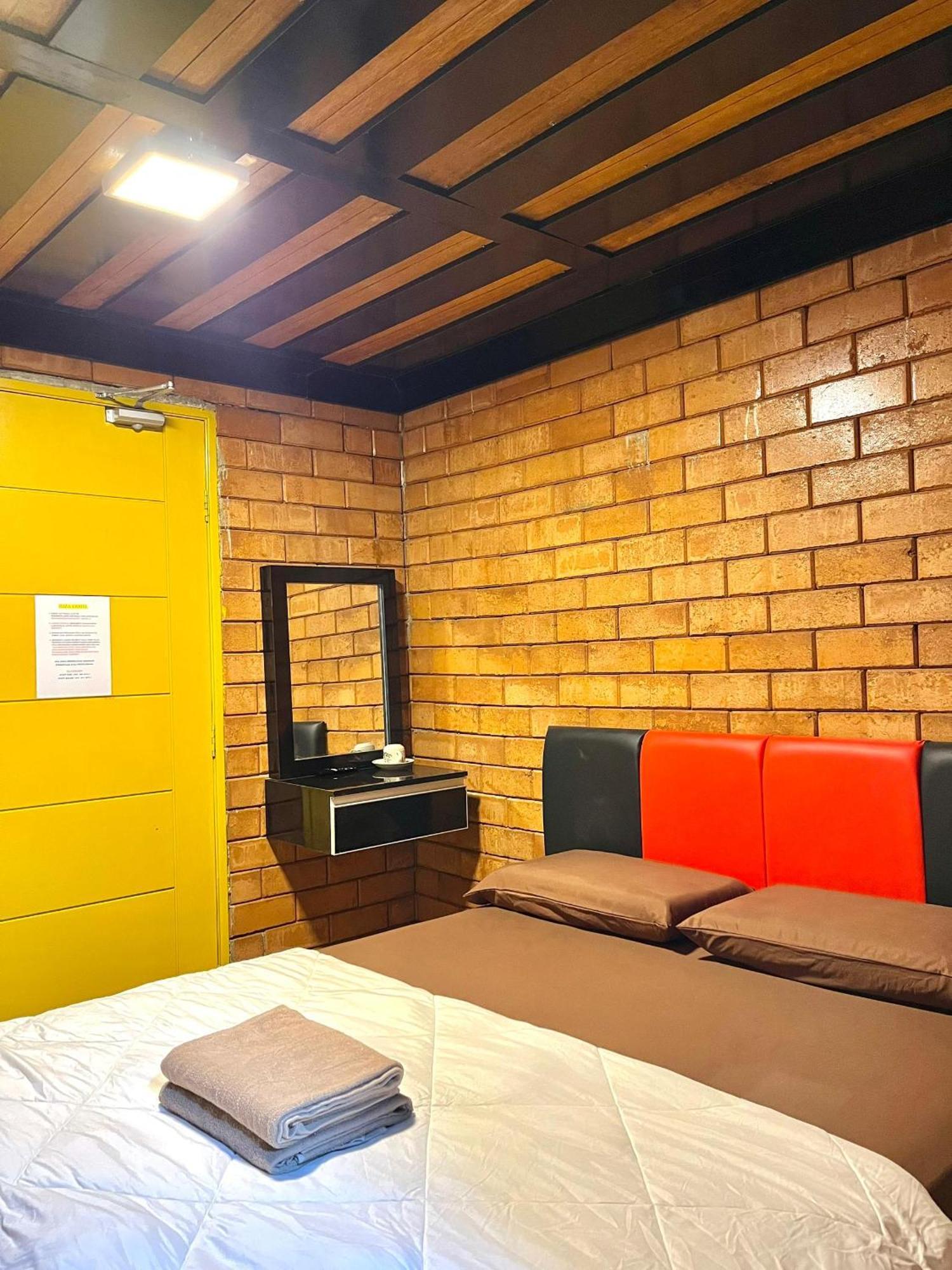 Suza Hostel Tumpat Esterno foto
