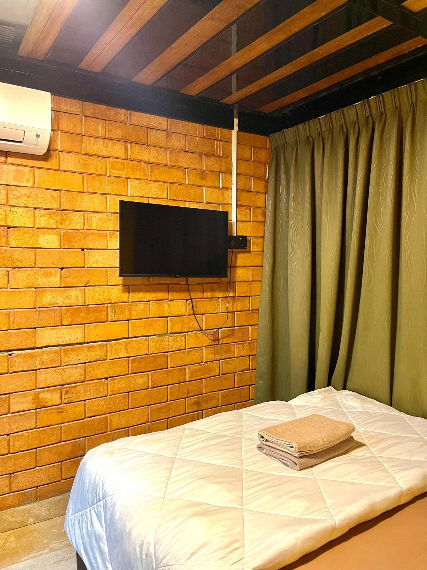 Suza Hostel Tumpat Esterno foto